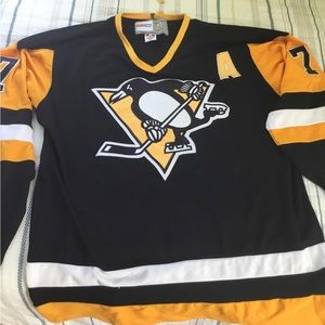 Pittsburgh Penguins Vintage Jersey. Size 54.